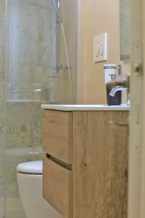 Bagno con doccia